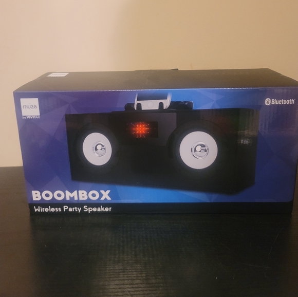 Portable speaker - Picture 1 of 2